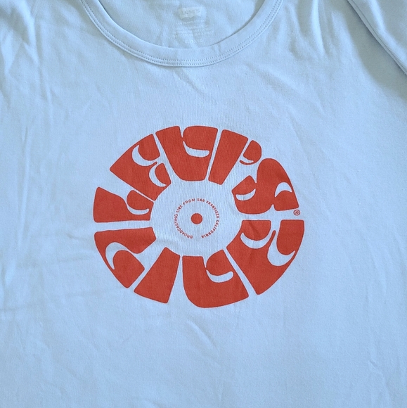 Levi's "Broadcasting🎙 Live From San Francisco California" Graphic Tee👕 - NWT - Picture 10 of 13